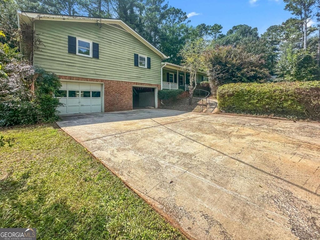 Photo of 4231 Marsh Road, Marietta, GA 30066 (MLS # 10852751)