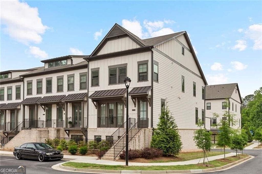 Photo of 2370 Provence Park Way, Decatur, GA 30033 (MLS # 10793804)