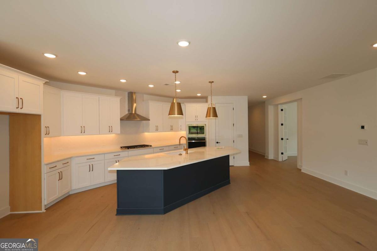 275 Strawberry Lane