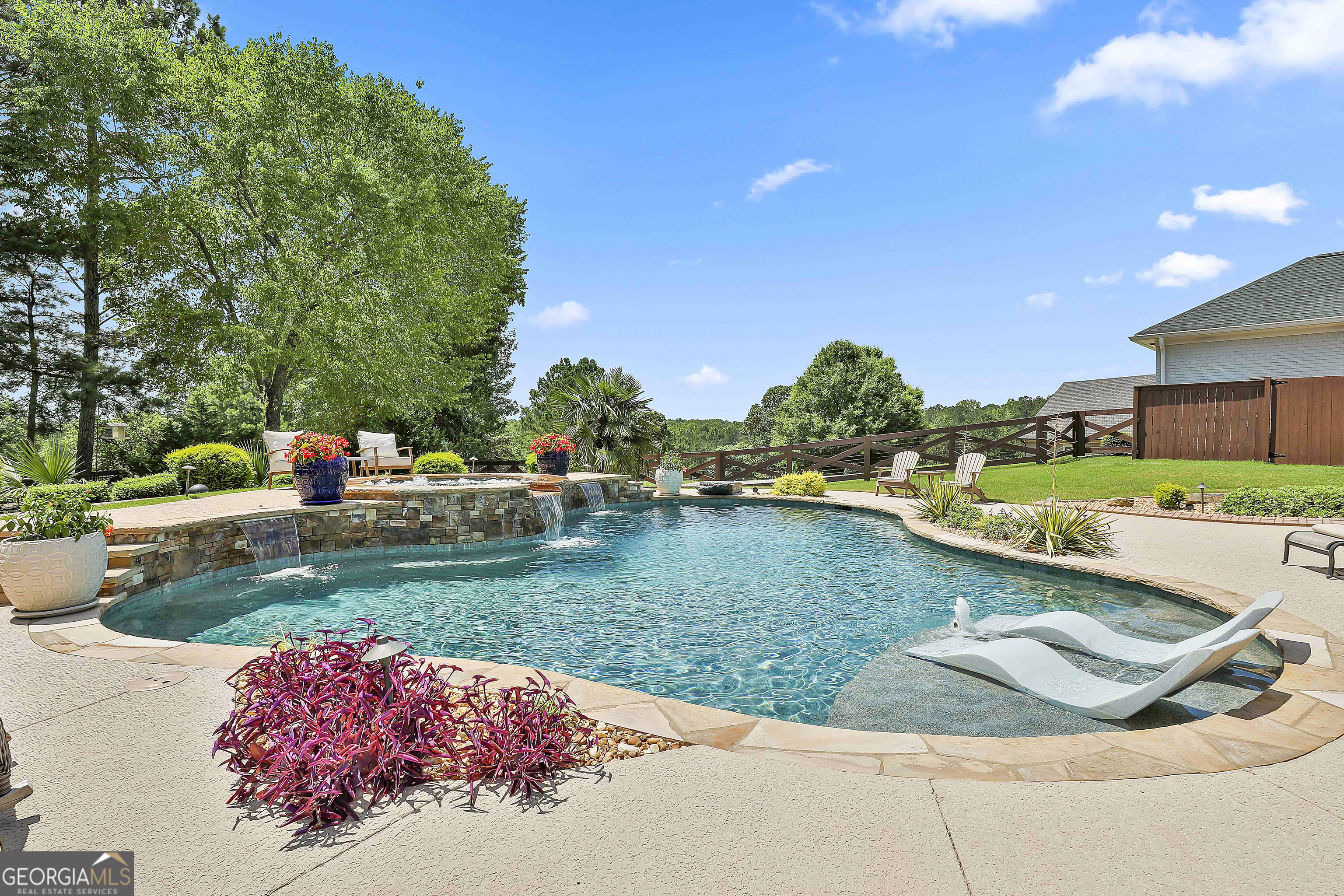 Sharpsburg, Georgia 30277, United States, 5 Bedrooms Bedrooms, ,6 BathroomsBathrooms,Residential,Active,148560