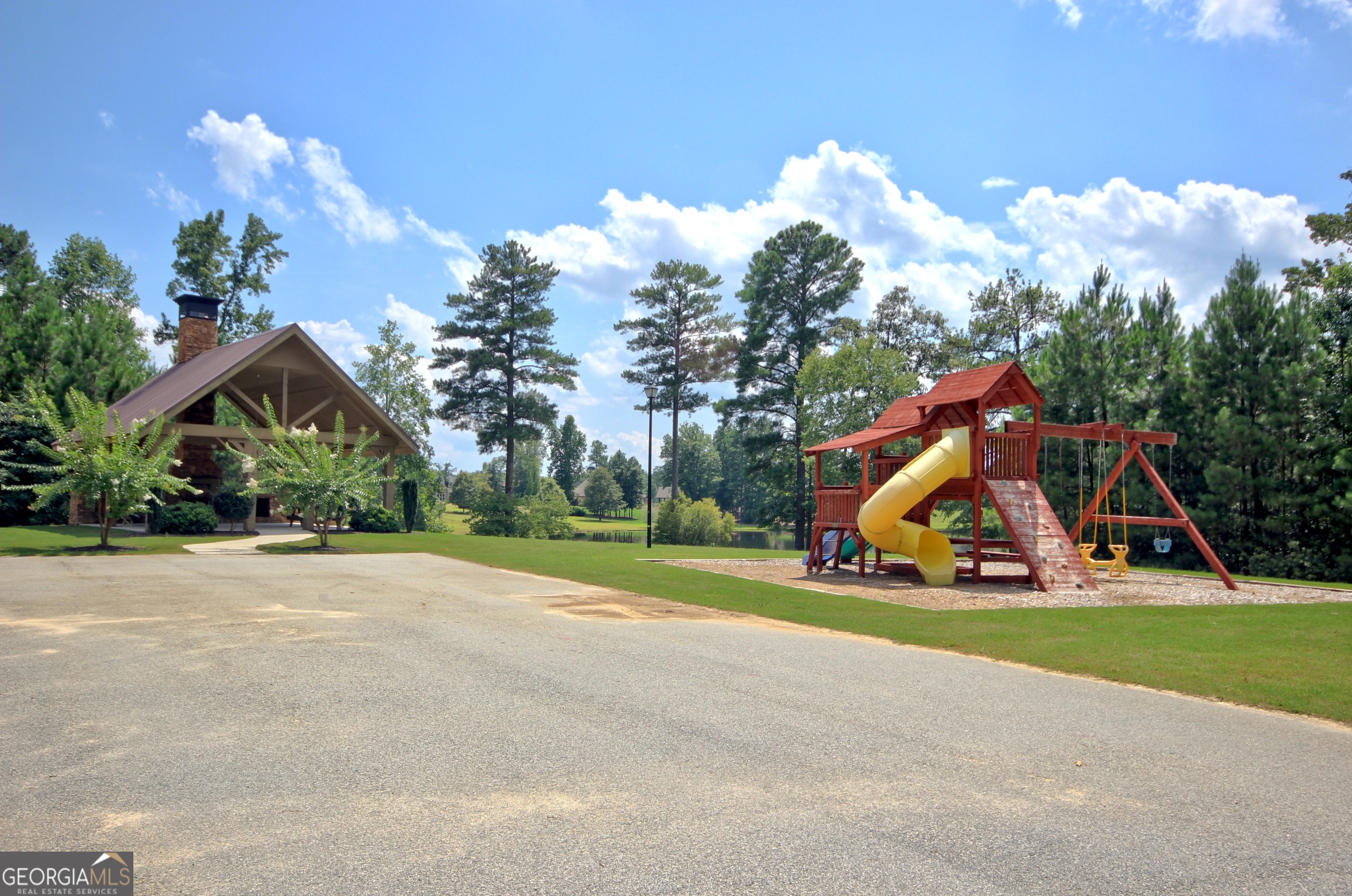 Sharpsburg, Georgia 30277, United States, 5 Bedrooms Bedrooms, ,6 BathroomsBathrooms,Residential,Active,148560