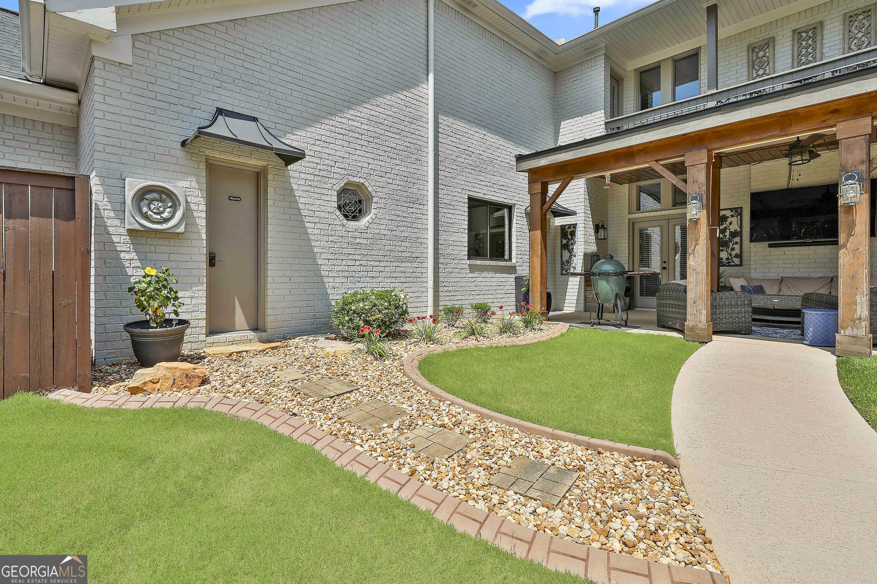 Sharpsburg, Georgia 30277, United States, 5 Bedrooms Bedrooms, ,6 BathroomsBathrooms,Residential,Active,148560