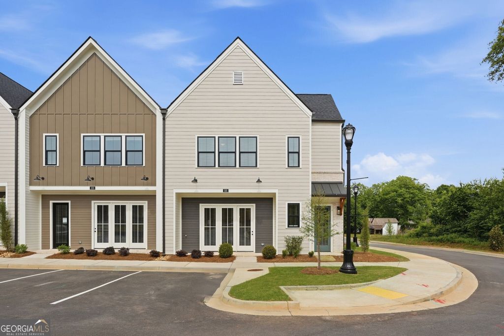 Photo of 39 Peony Street, Braselton, GA 30517 (MLS # 10757171)