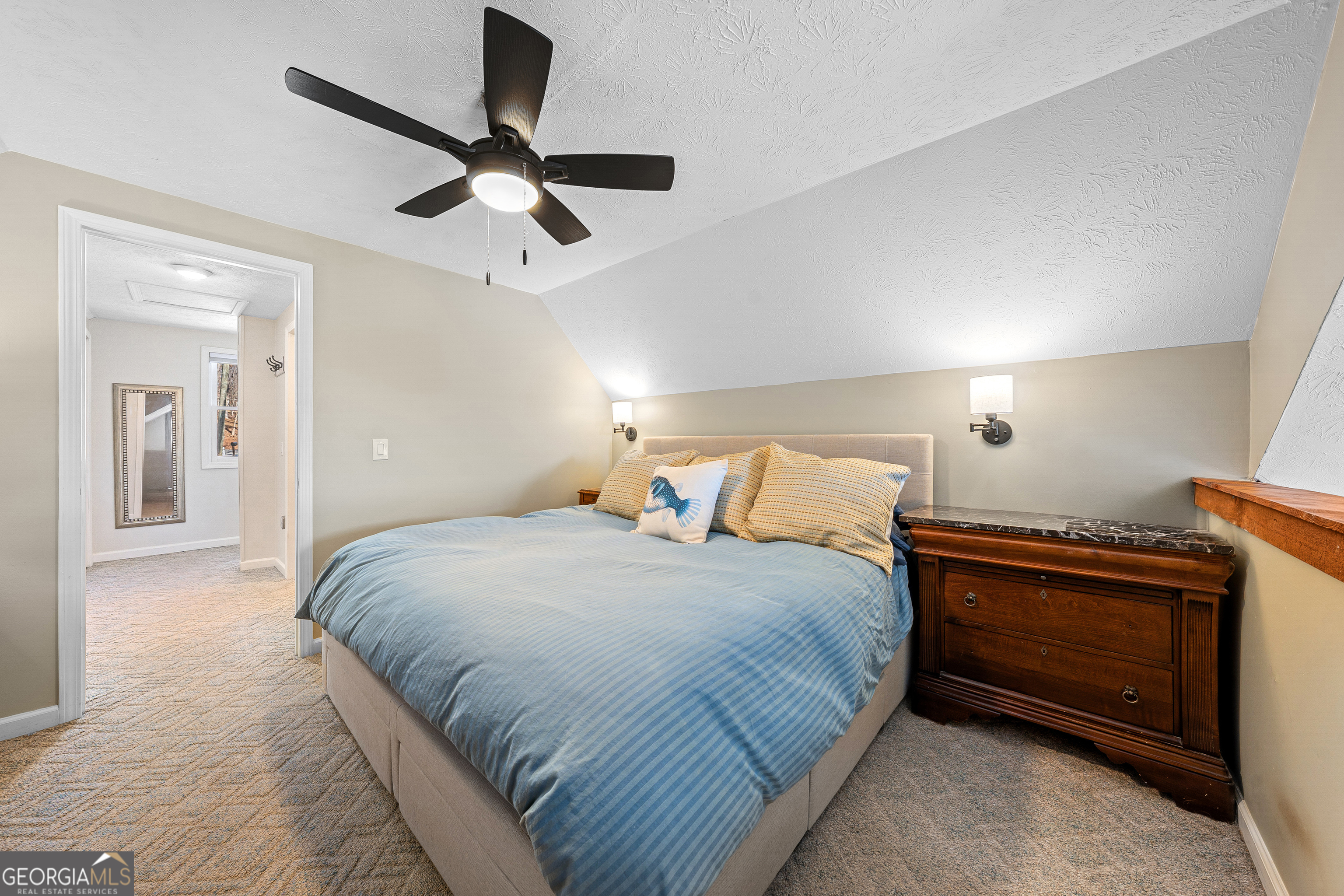 999 Rue Fleur De Lis