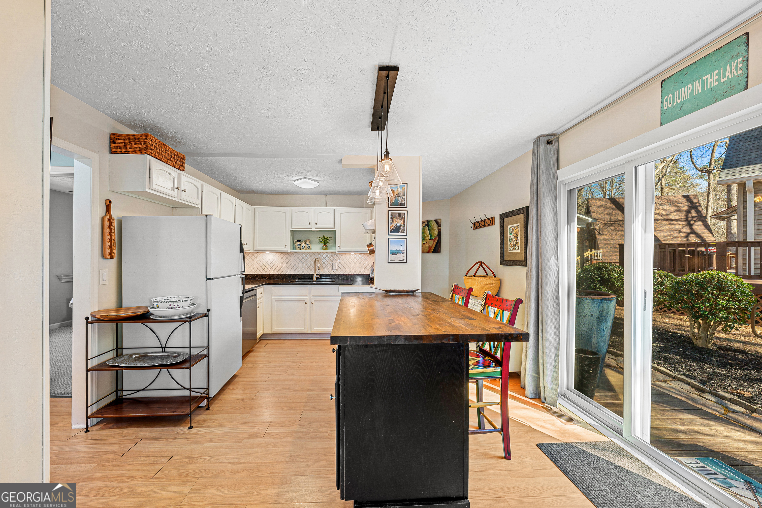 999 Rue Fleur De Lis