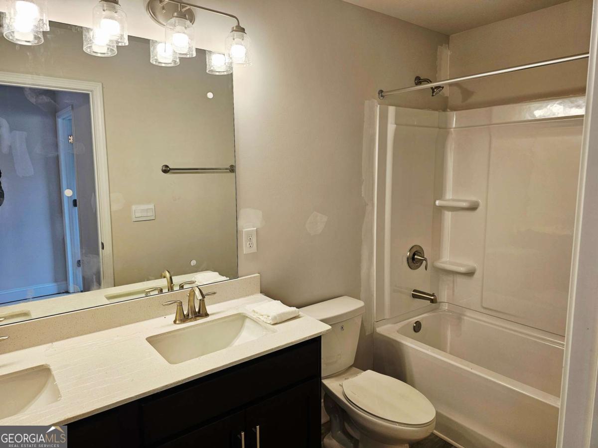 305 Melanie CT