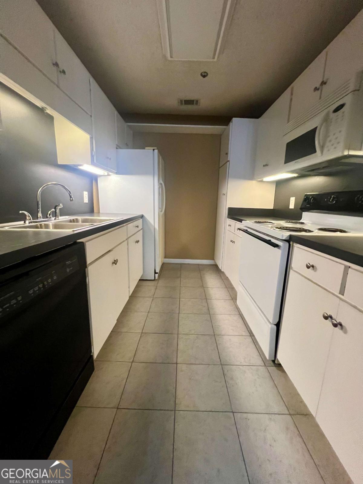 2092 S Sherwood ST G52