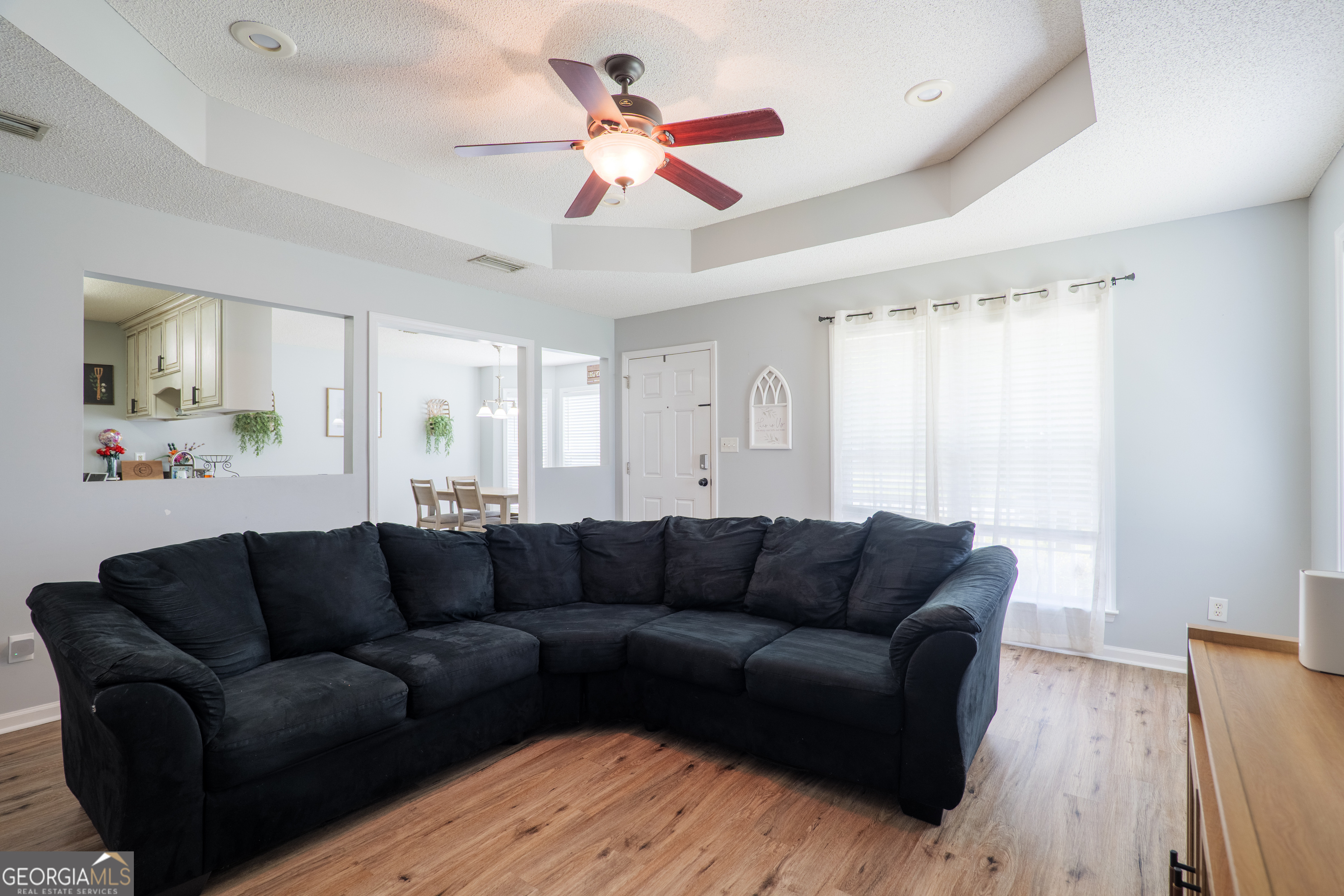 212 Hilltop CIR