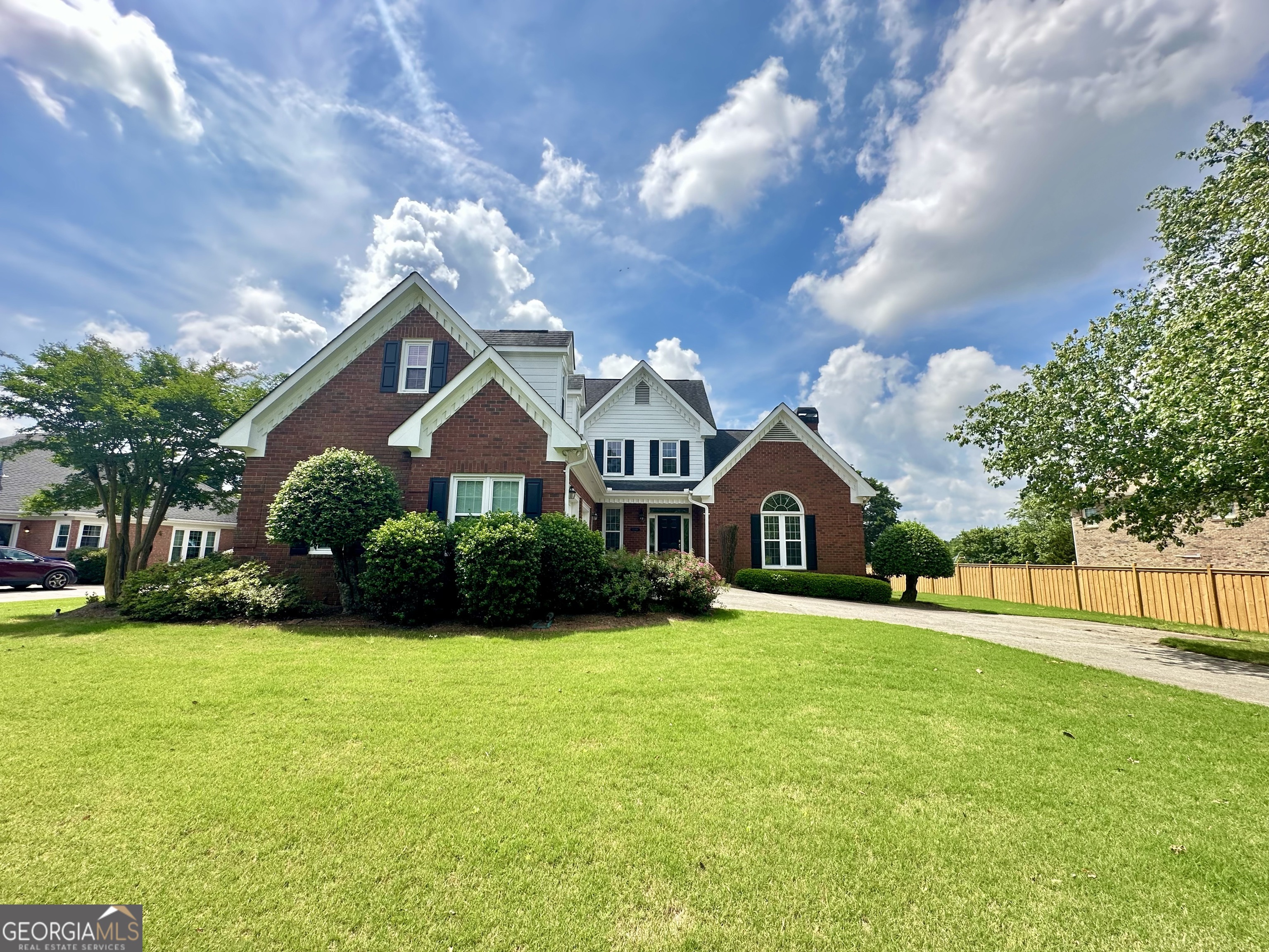 23 Saint Ives LN
