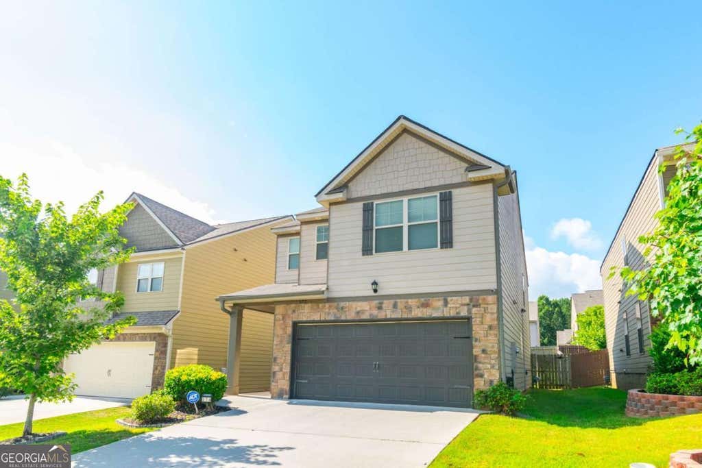 Photo of 576 Dasheill Lane, Atlanta, GA 30349 (MLS # 10827937)