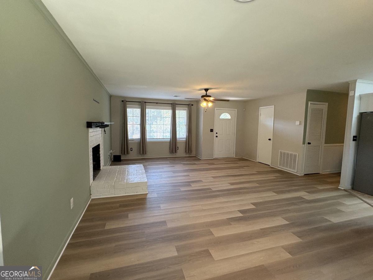 154 Honeysuckle DR SW