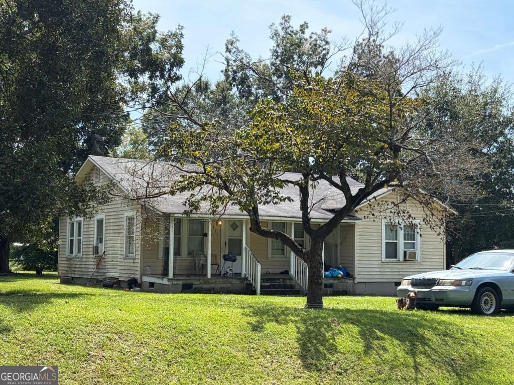 Photo of 411 W End Avenue #17, Ashburn, GA 31714 (MLS # 10850261)