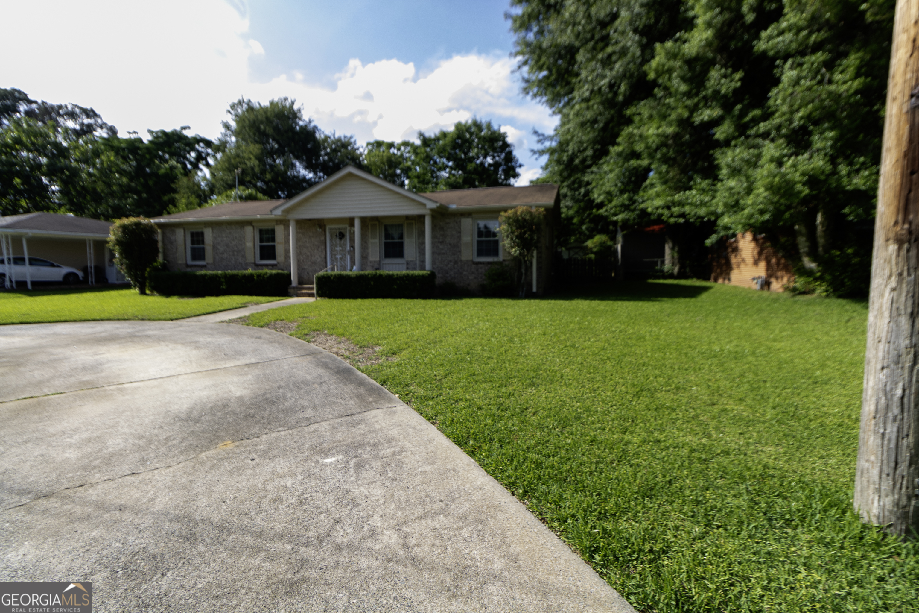 121 Sonja DR
