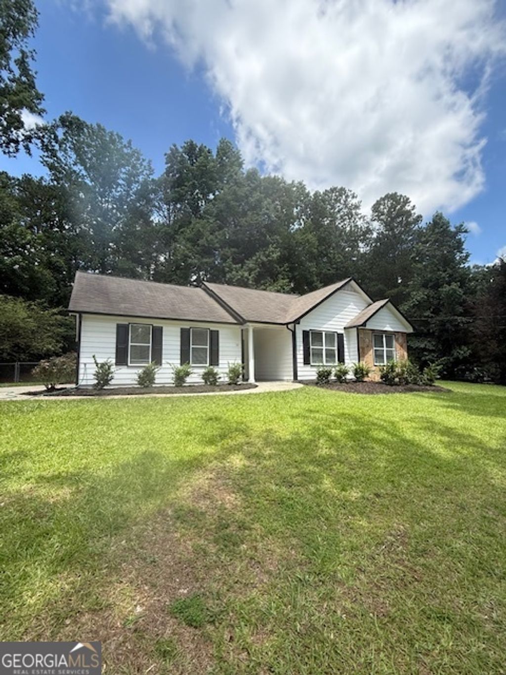 Photo of 60 Doe Run Drive, Sharpsburg, GA 30277 (MLS # 10696054)