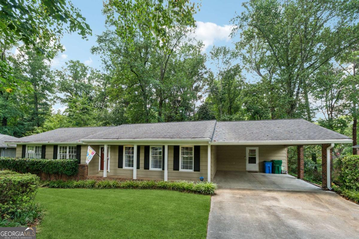 461 Little John DR NW