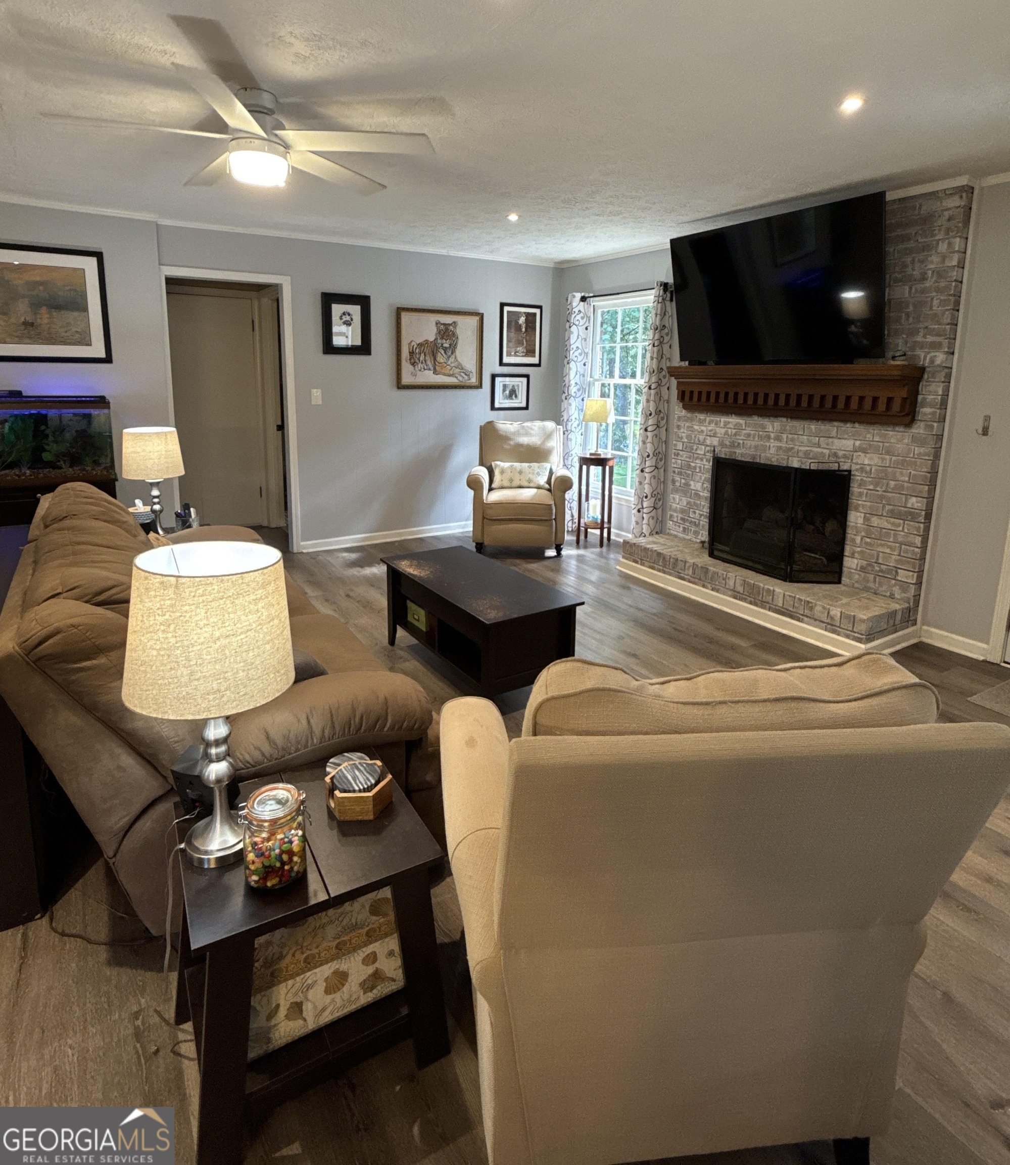 461 Little John DR NW