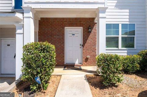 Photo of 2813 Laurel Ridge Circle, Atlanta, GA 30344 (MLS # 10740922)