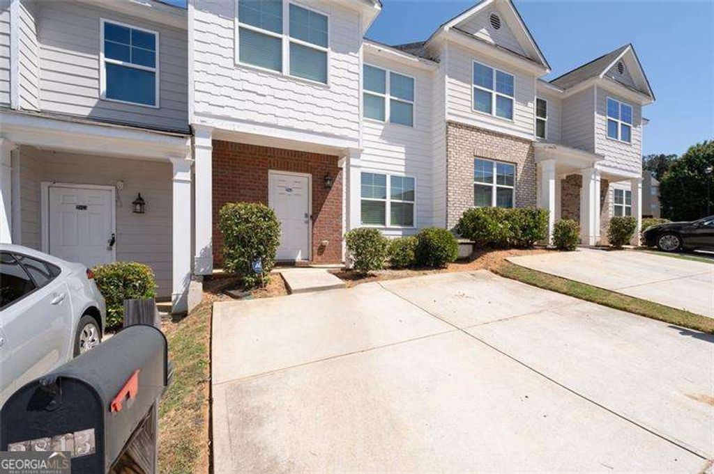 Photo of 2813 Laurel Ridge Circle, Atlanta, GA 30344 (MLS # 10740922)