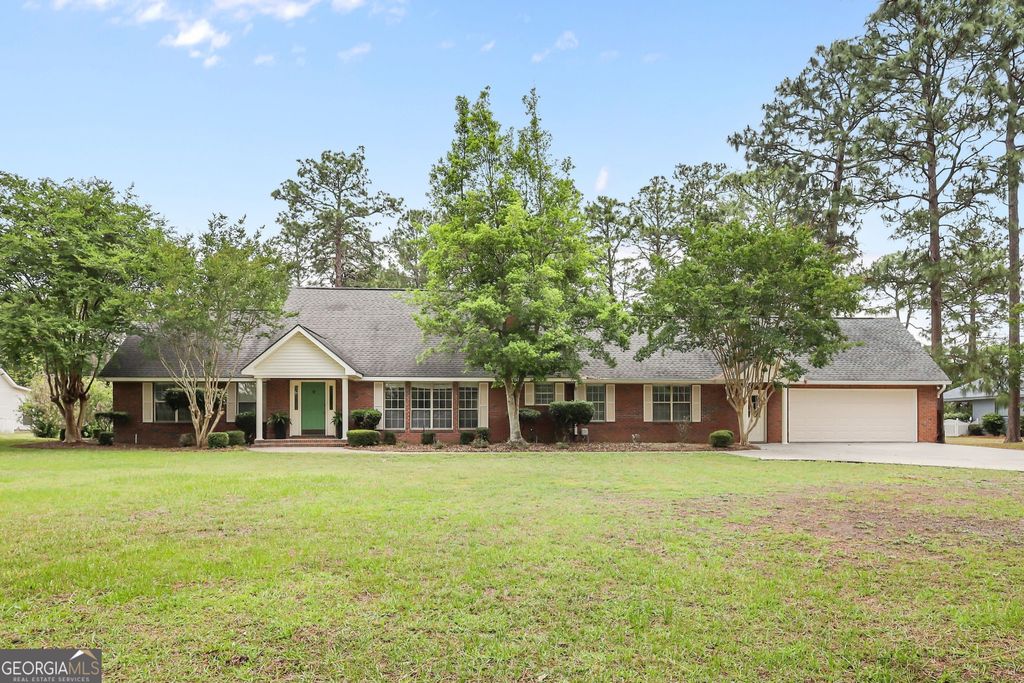 Photo of 8 N Bogey Drive, Jesup, GA 31546 (MLS # 10767877)