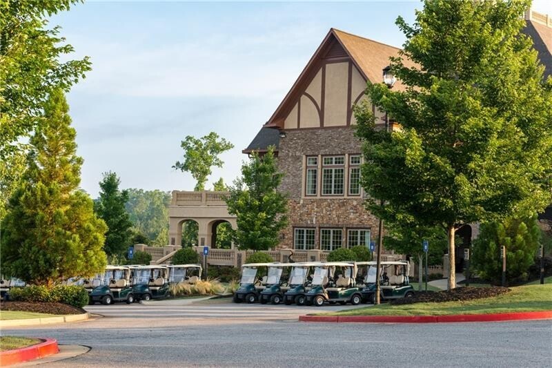 The Manor - Land