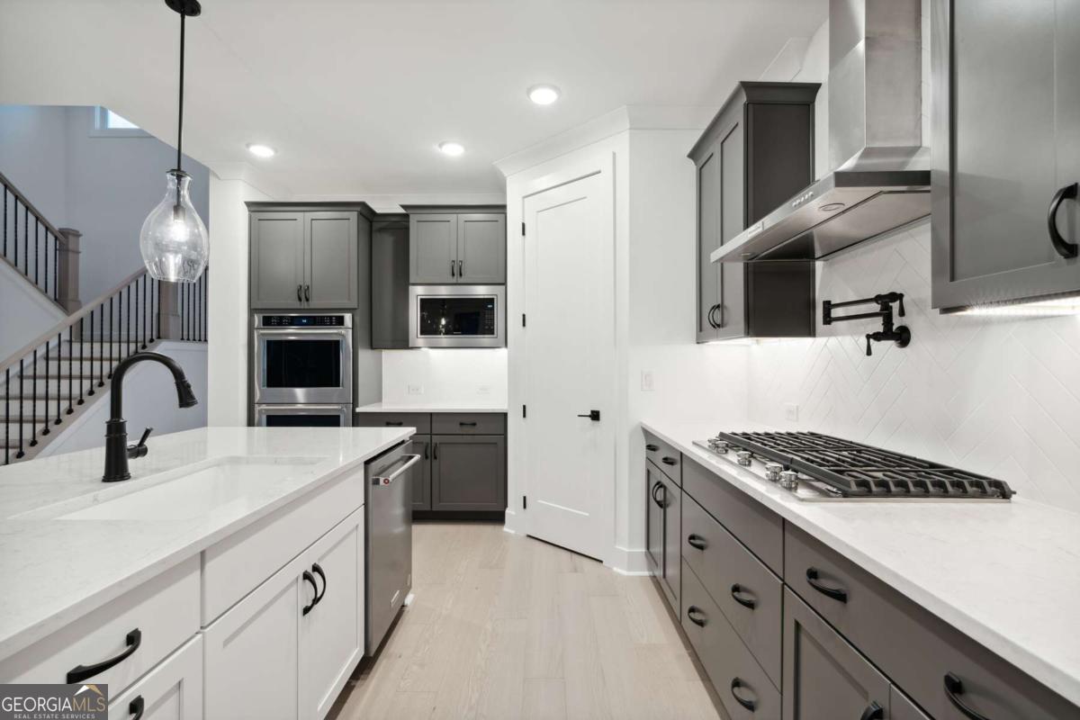 Ellis - Residential