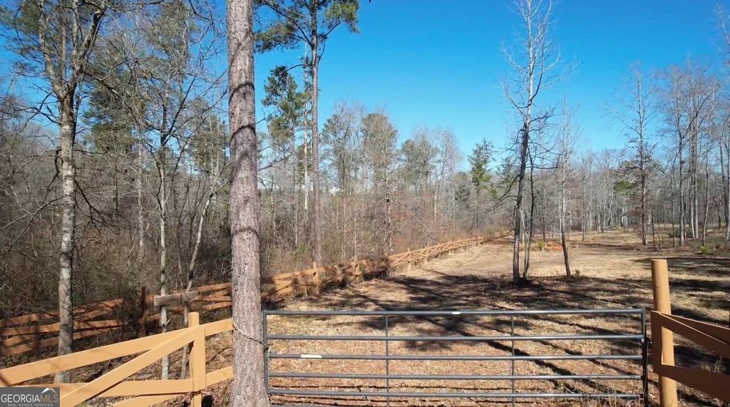 Photo of 725 Old Jackson Rd, Mcdonough, GA 30252 (MLS # 10691041)