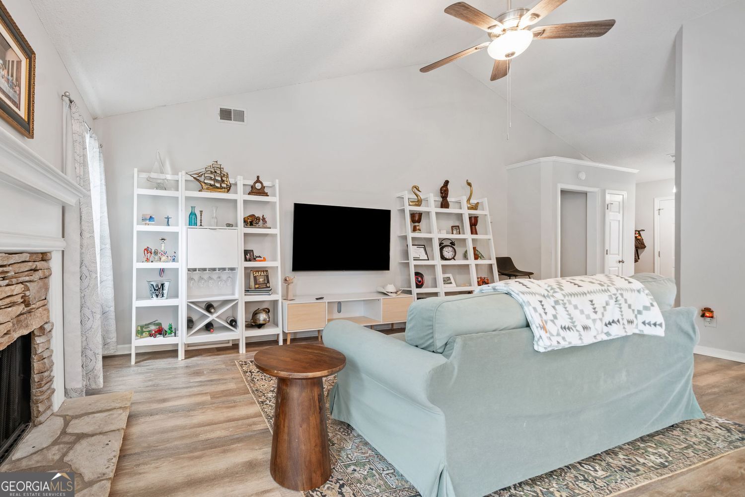 RIVER HILL - Residential