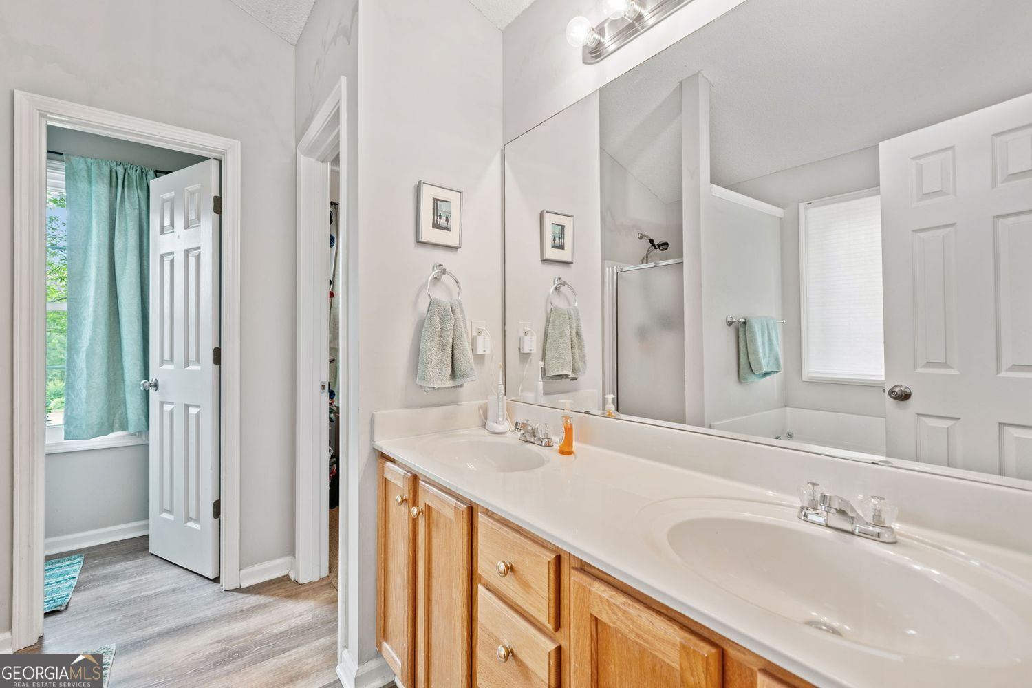 RIVER HILL - Residential