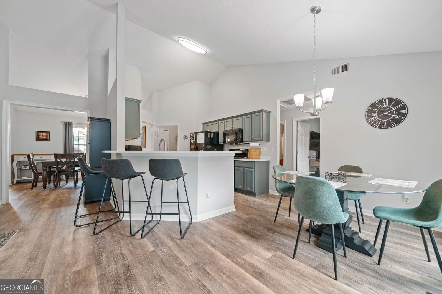 RIVER HILL - Residential