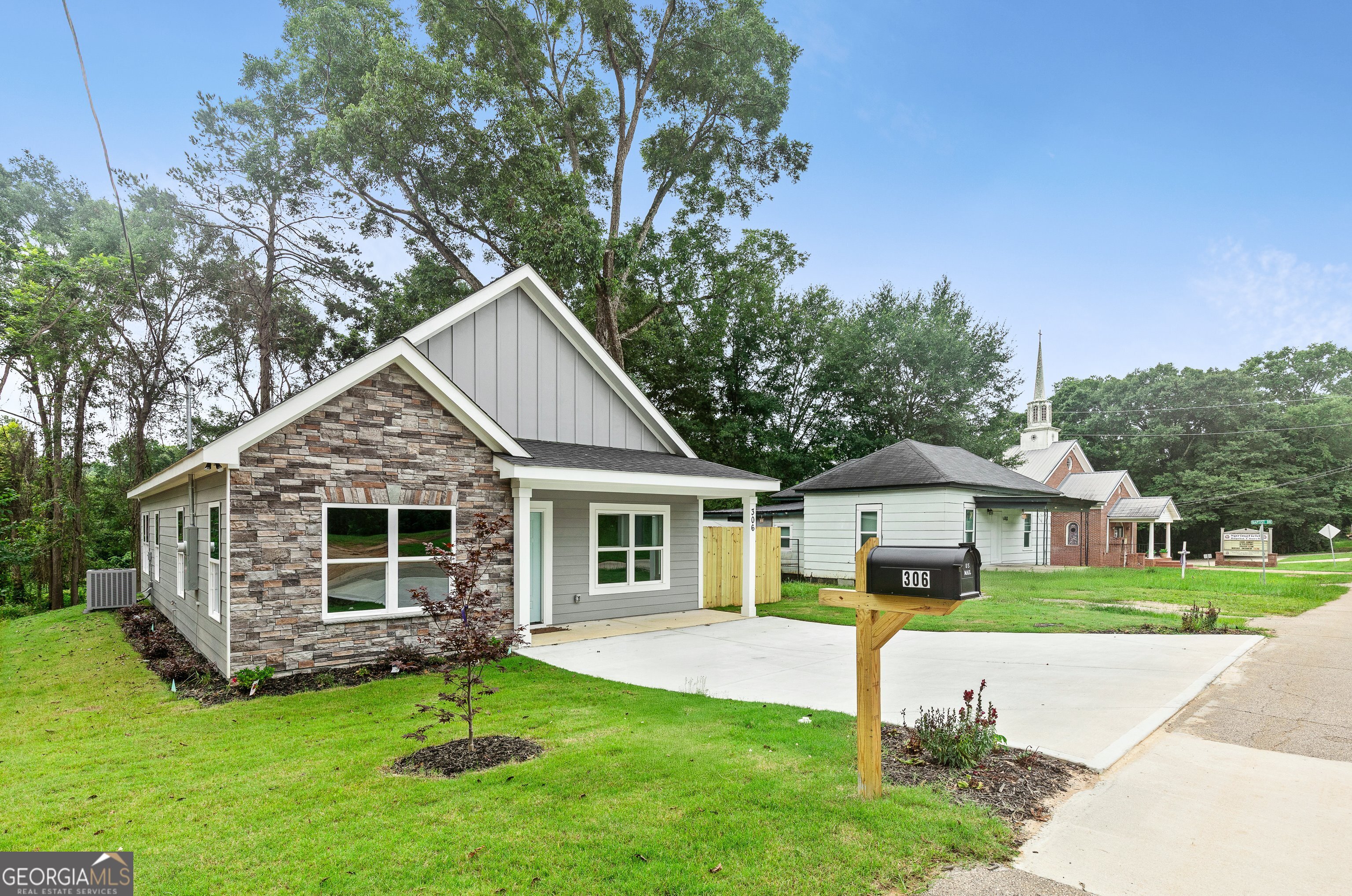 306 Poplar ST