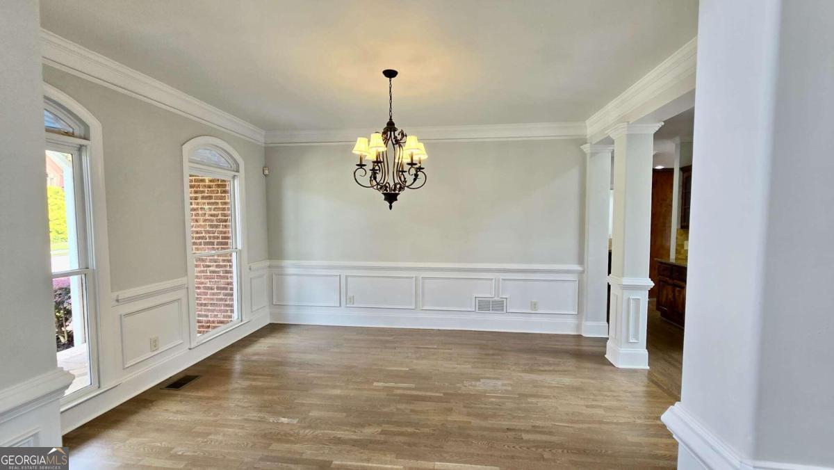 838 Natchez Valley TRCE NE