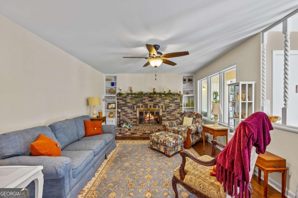 684 Honeysuckle RD