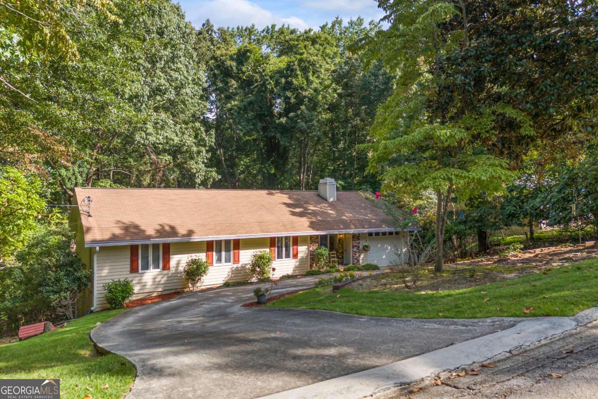 684 Honeysuckle RD