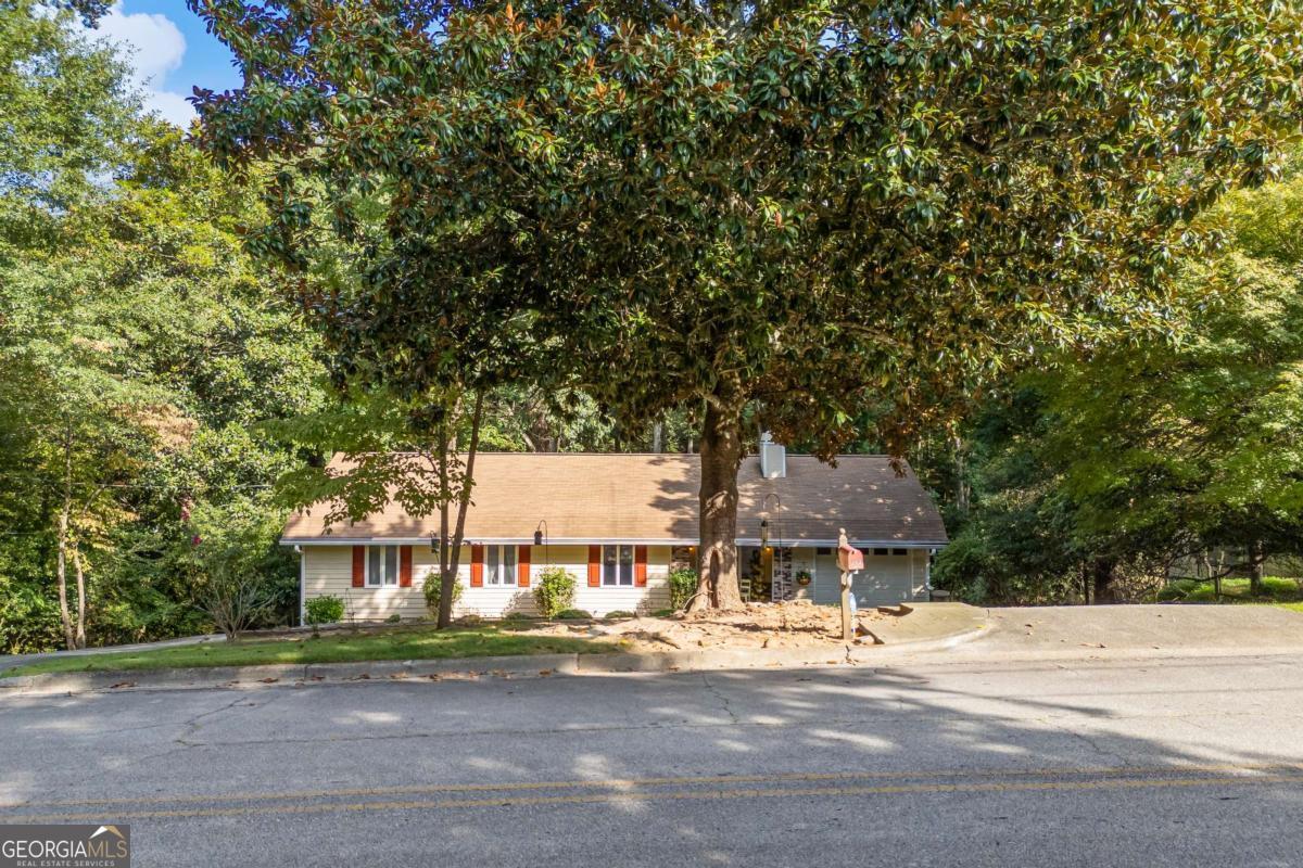 684 Honeysuckle RD