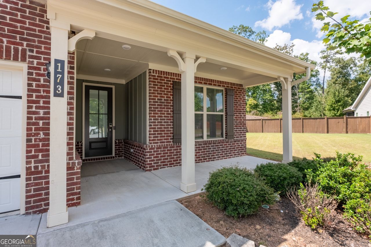 173 Rolling Hills PL