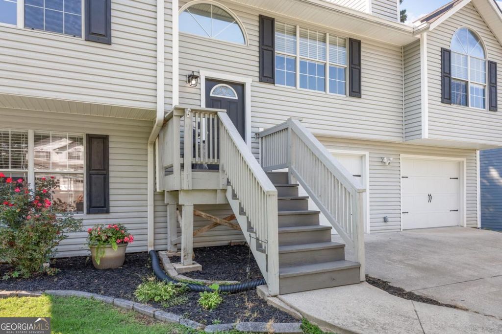 Photo of 1145 Sycamore Summit, Sugar Hill, GA 30518 (MLS # 10803399)