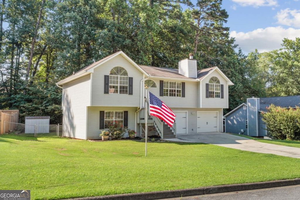 Photo of 1145 Sycamore Summit, Sugar Hill, GA 30518 (MLS # 10803399)
