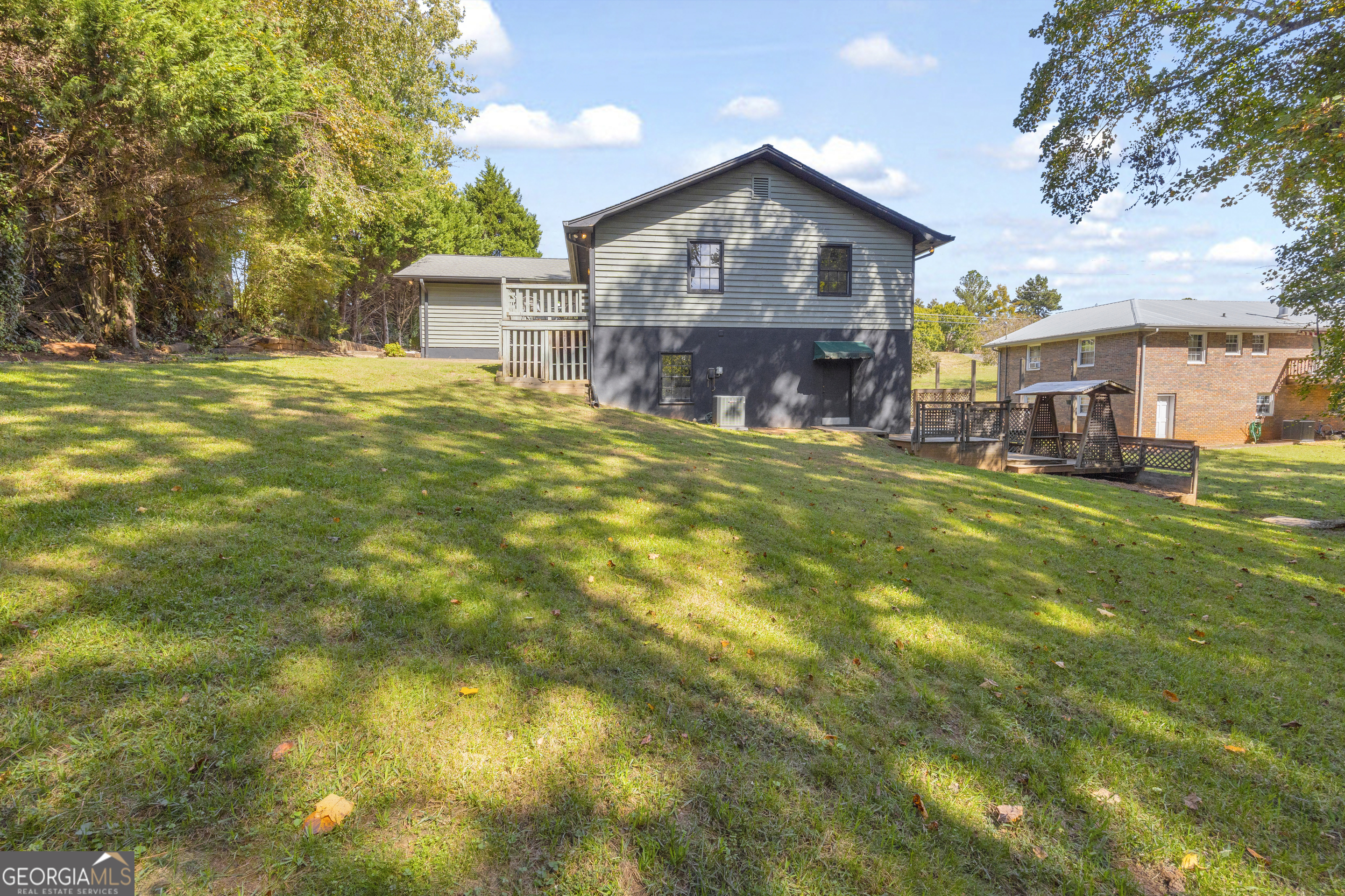 3044 Browns Bridge RD