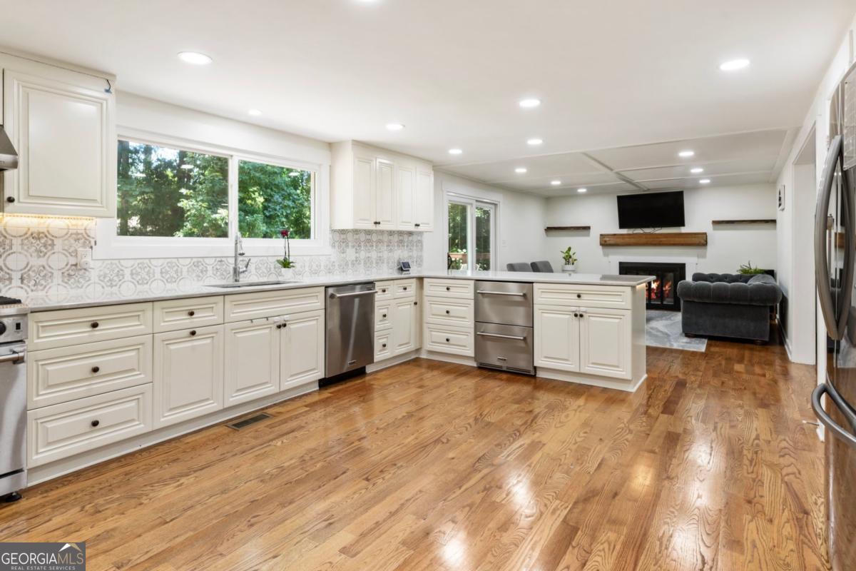 321 Crabtree CT