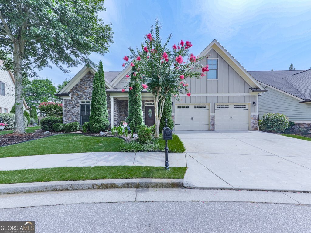 3126 Bentgrass LN NW