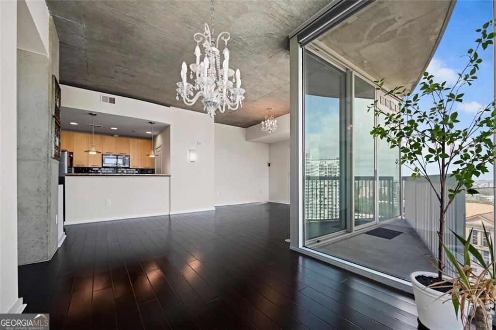 3324 Peachtree RD NE 2718