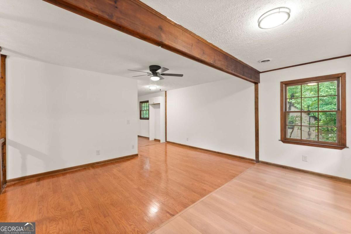 195 Golden AVE