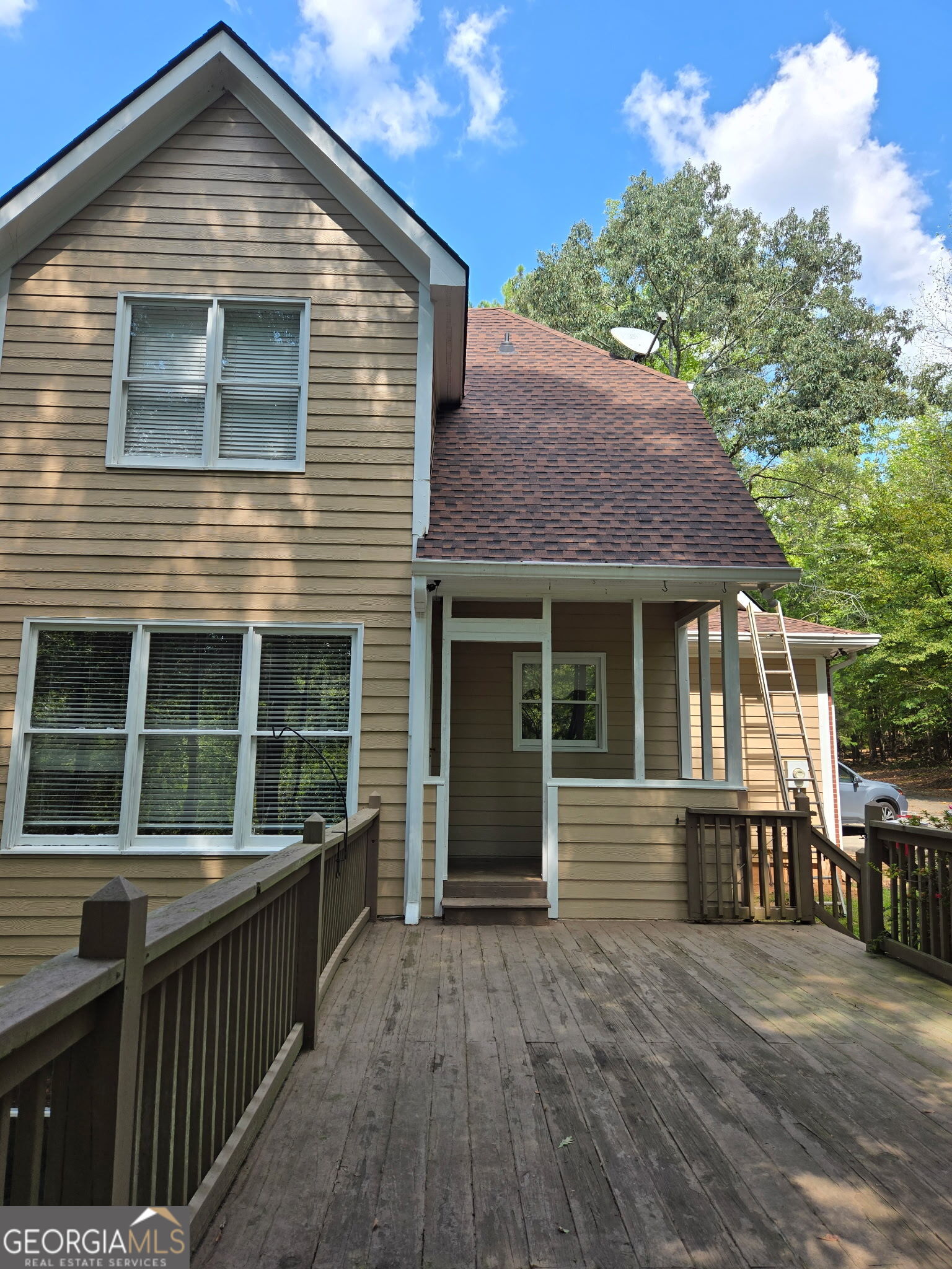 1320 Barnett RDG