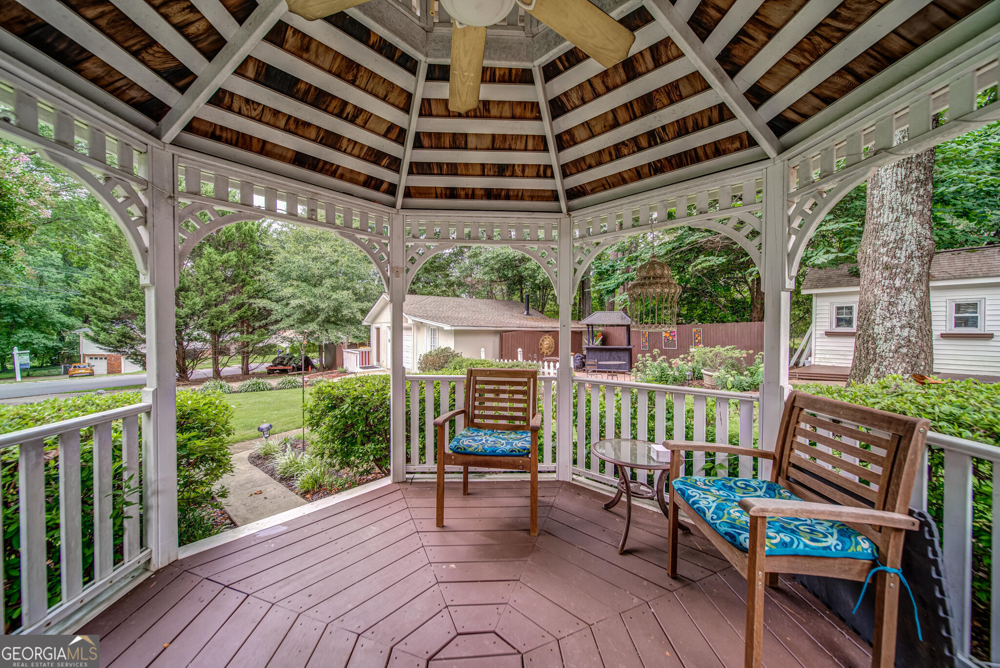 SHADOWWOOD - Residential