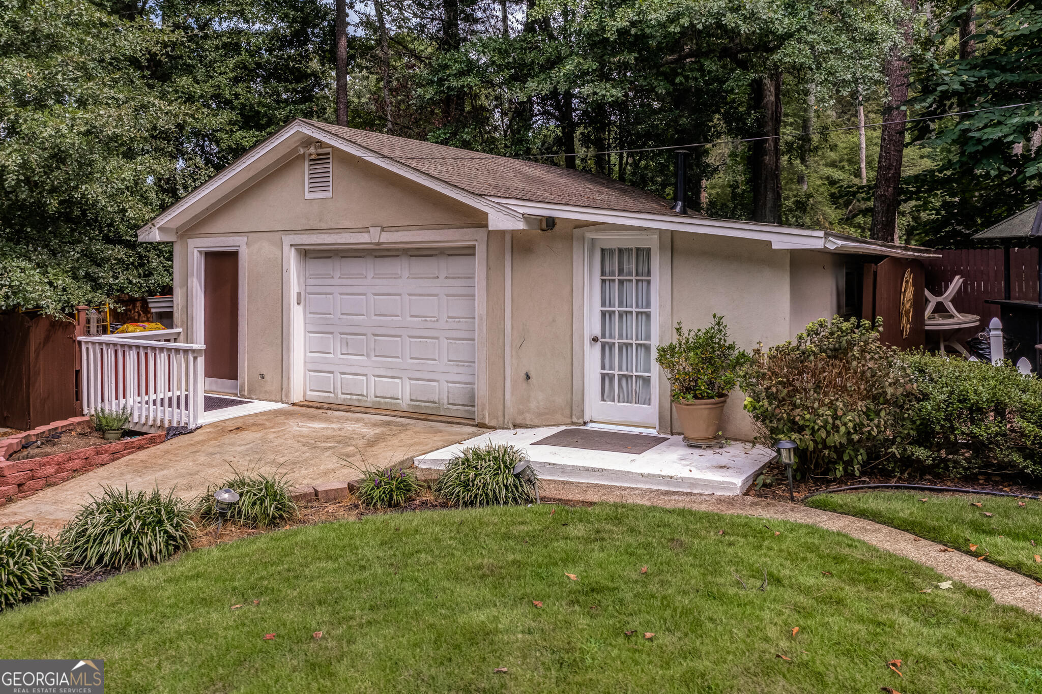 SHADOWWOOD - Residential