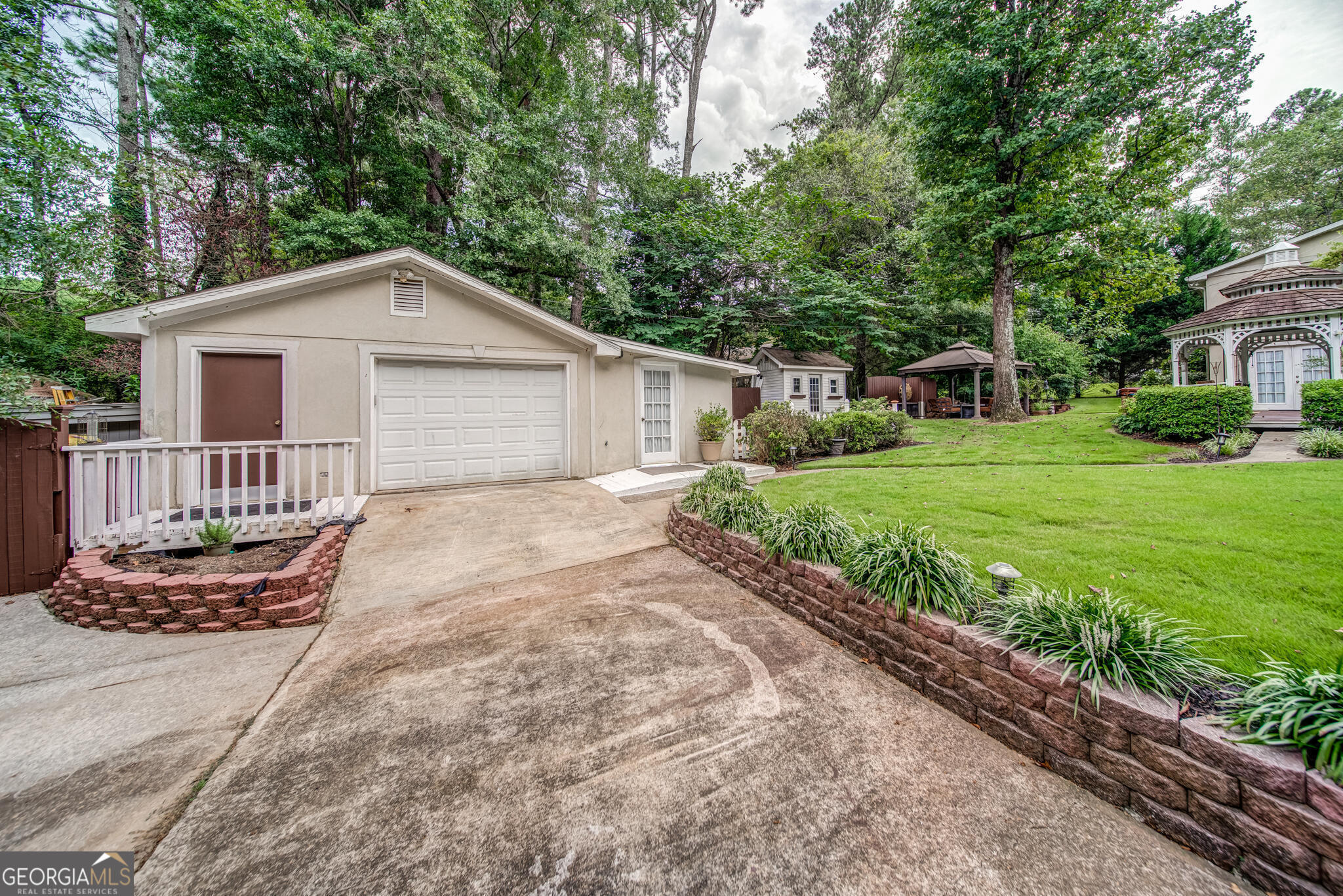 SHADOWWOOD - Residential