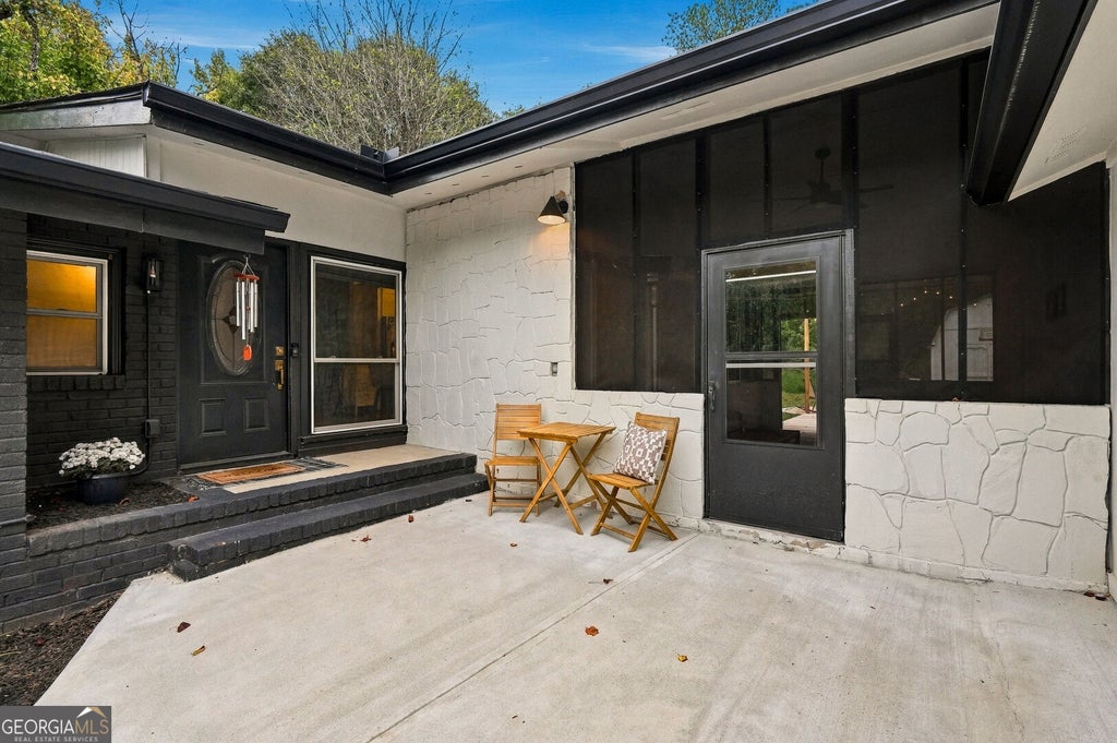Photo of 265 Brook Drive, Sandy Springs, GA 30328 (MLS # 10870868)