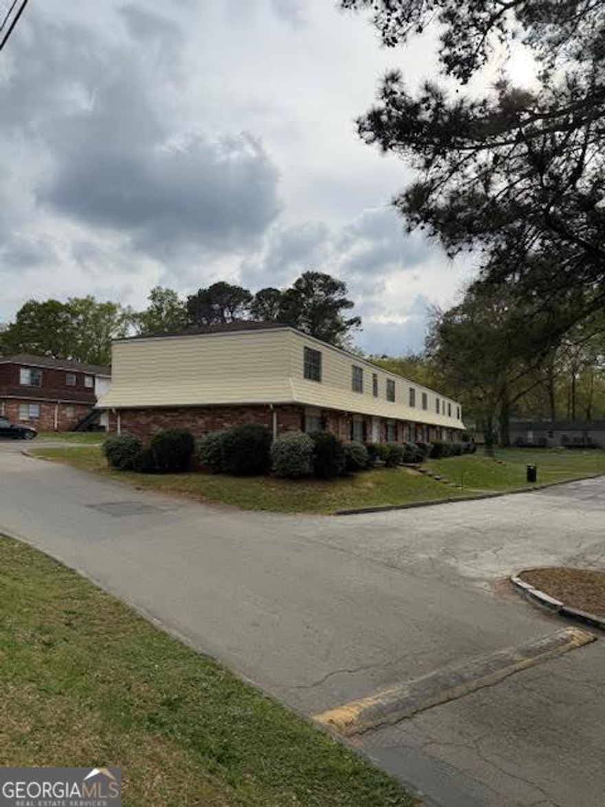 ENDING APPROVAL. All upcoming units have applicant in place or application pending approval. Any interest in unit will be placed on a waiting list. 2 bedroom and 1 bath in established apartment community located in the Heart of historic Downtown Griffin, Ga. Monthly rent is $1,050 or 3 bedroom and 1.5 bath monthly rent is $1,150. Community is conveniently located within waling distance to restaurants, shopping, and churches. Two bedrooms $925/month or 3 bedroom $1,025/ month rent includes: onsite laundry facility, professionally landscaped grounds, well lit parking lots, routine pest control, water and sewer. Apartments have new paint, clean carpet, and vinyl flooring. Dishwasher and stove included. All units are electric ( not included in rent). Non-refundable application fee is $50 per adult. Security Deposits Two Bedroom $925 or $1,025 for 3 bedroom. Call Tom Holt with questions or to be placed on waiting list.
