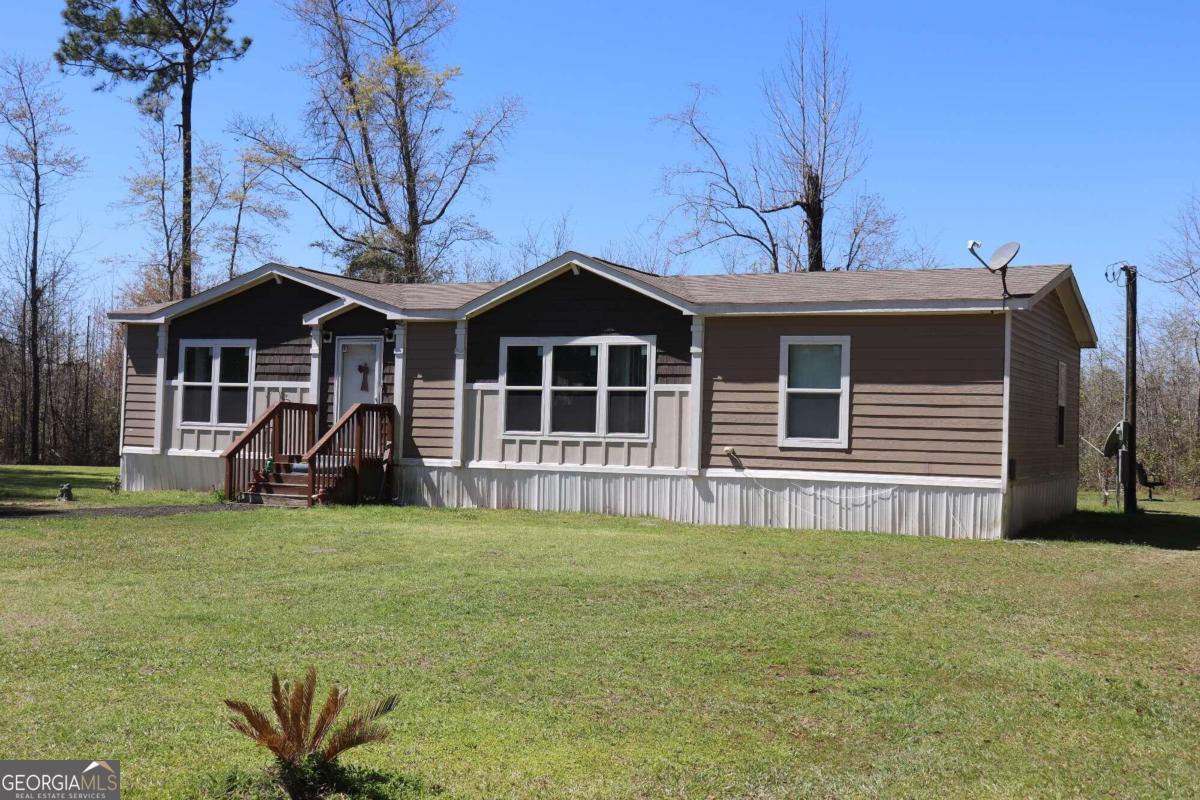 View Pembroke, GA 31321 mobile home