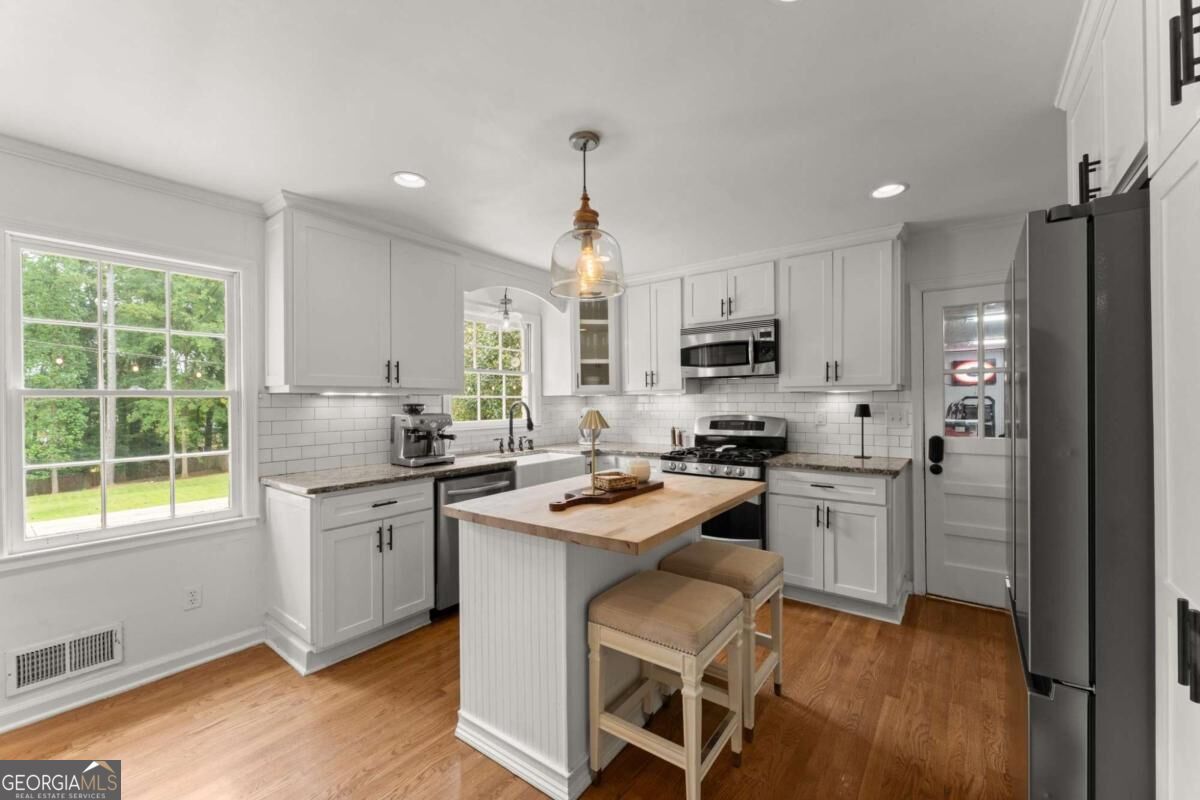 1095 Tuxedo DR